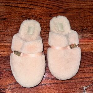 UGG Cream Fluffy Slippers